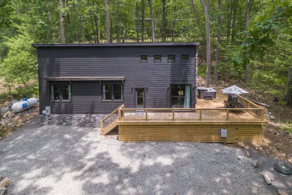 Lake Point of View by Railey Vacations House in Deep Creek Lake