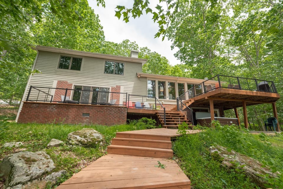Lake Shore Landing by Railey Vacations House in Deep Creek Lake