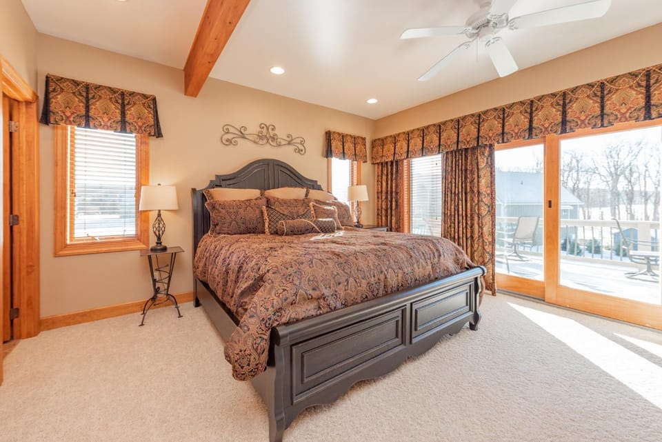 Lake Side Lodge by Railey Vacations House in Deep Creek Lake