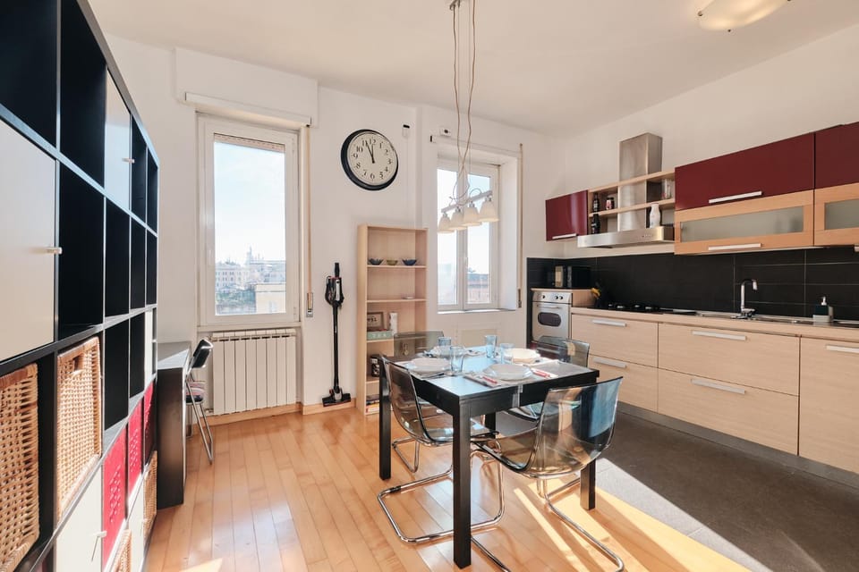 Kitchen or kitchenette, Dining area, oven, stove