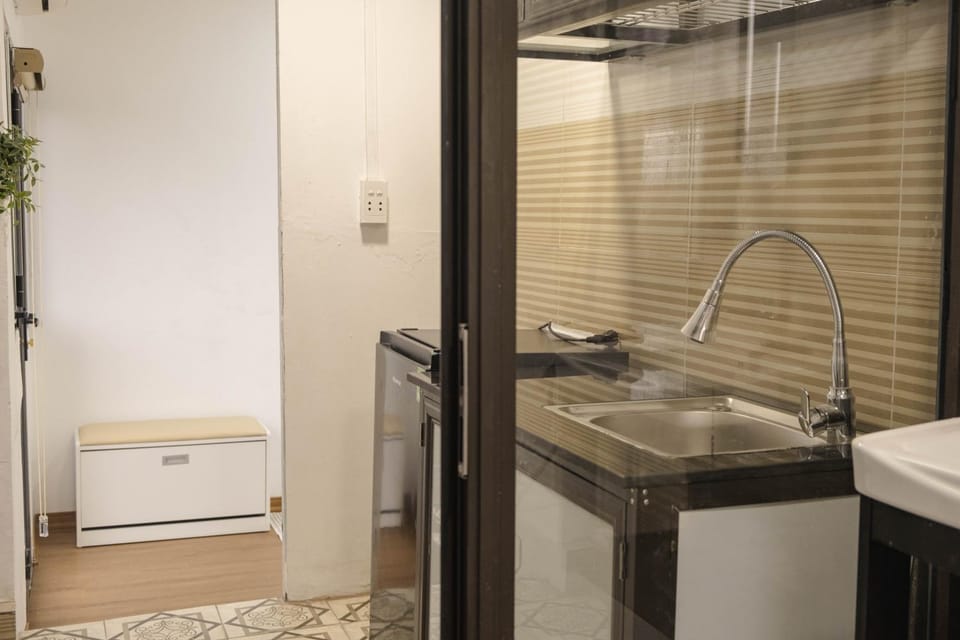 Kitchen or kitchenette