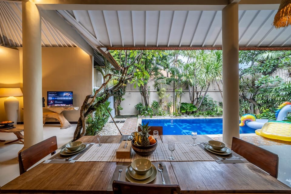 Garden, TV and multimedia, Living room, Seating area, Dining area, Bedroom, Garden view, Pool view, Swimming pool