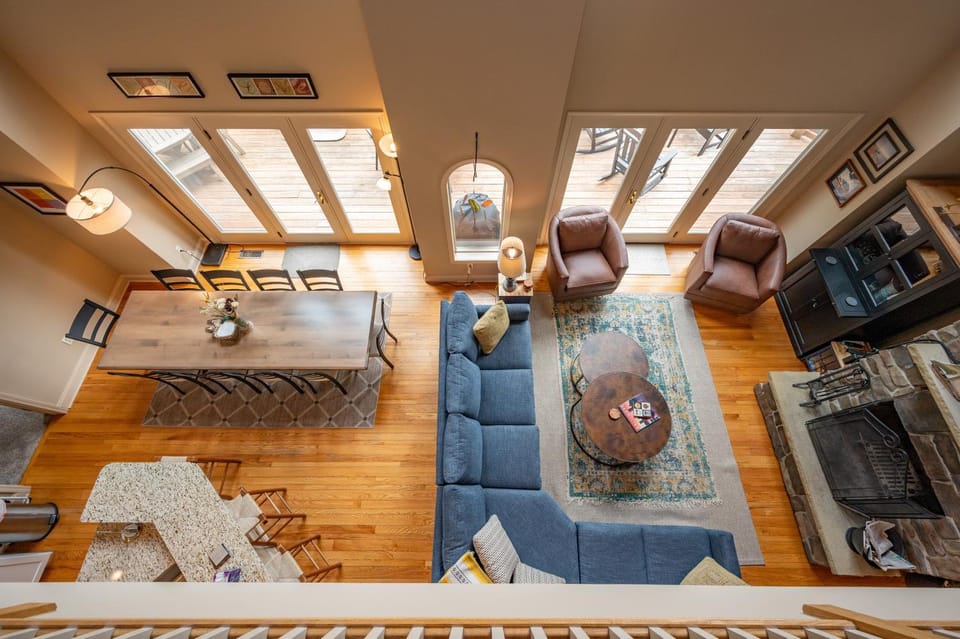 Lake & Lift House in McHenry