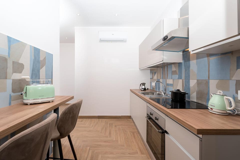 Kitchen or kitchenette, Dining area, oven, stove, toaster