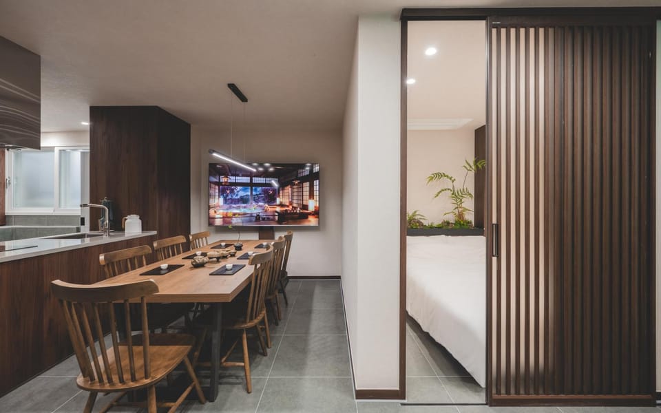 TV and multimedia, Kitchen or kitchenette, Dining area