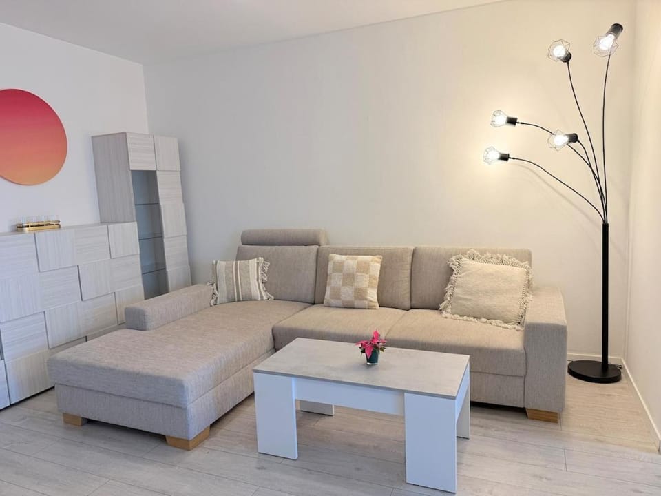 Modern Flat with Big Balcony & Garage Parking Apartment in Lugano