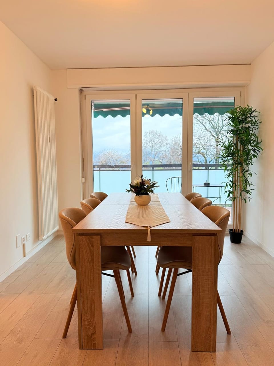 Modern Flat with Big Balcony & Garage Parking Apartment in Lugano