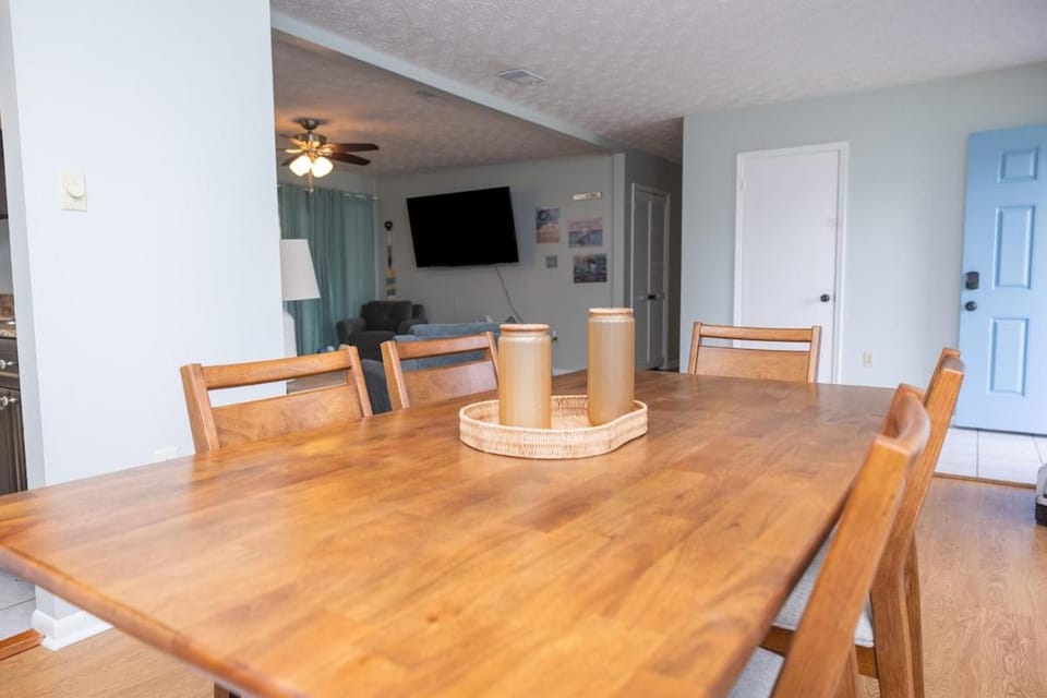 Clare's Island Getaway Villa in Wilmington Island