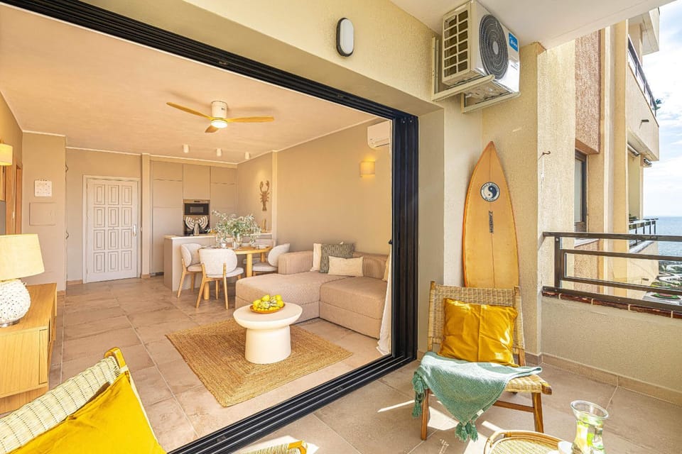 Patio, Living room