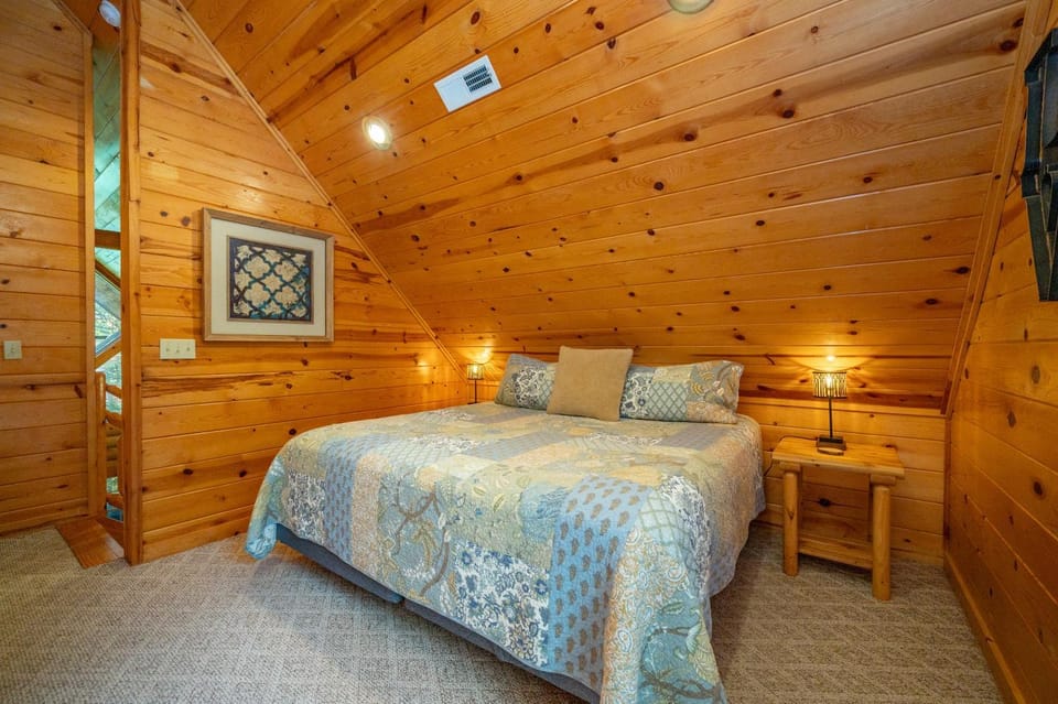 Knotty -N- Nice House in Deep Creek Lake