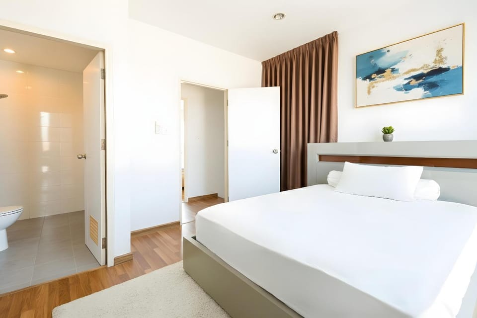 Bed, Bathroom, Bedroom, heating, internet, towels, wardrobe, air conditioner