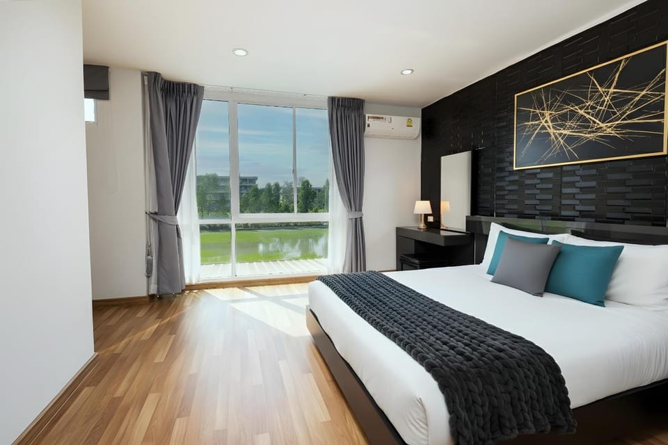 Bed, View (from property/room), Photo of the whole room, Bedroom, heating, internet, air conditioner