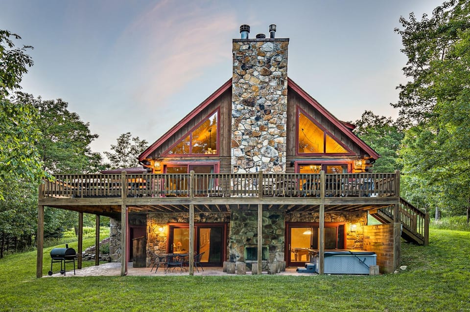 Snuggl-Inn by Railey Vacations House in Deep Creek Lake