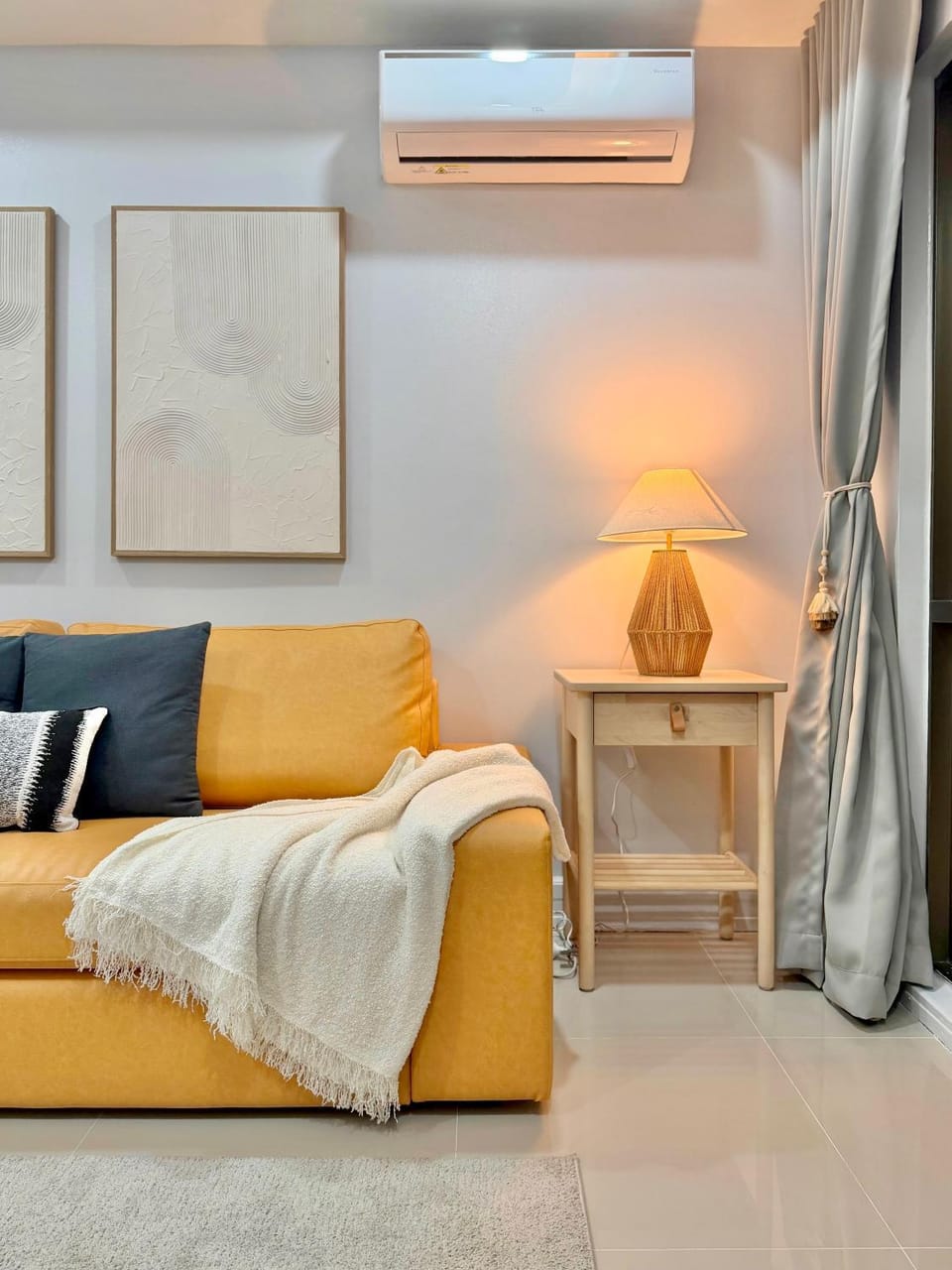 Premier 3BR with Fast Internet near High Street BGC Apartment hotel in Makati