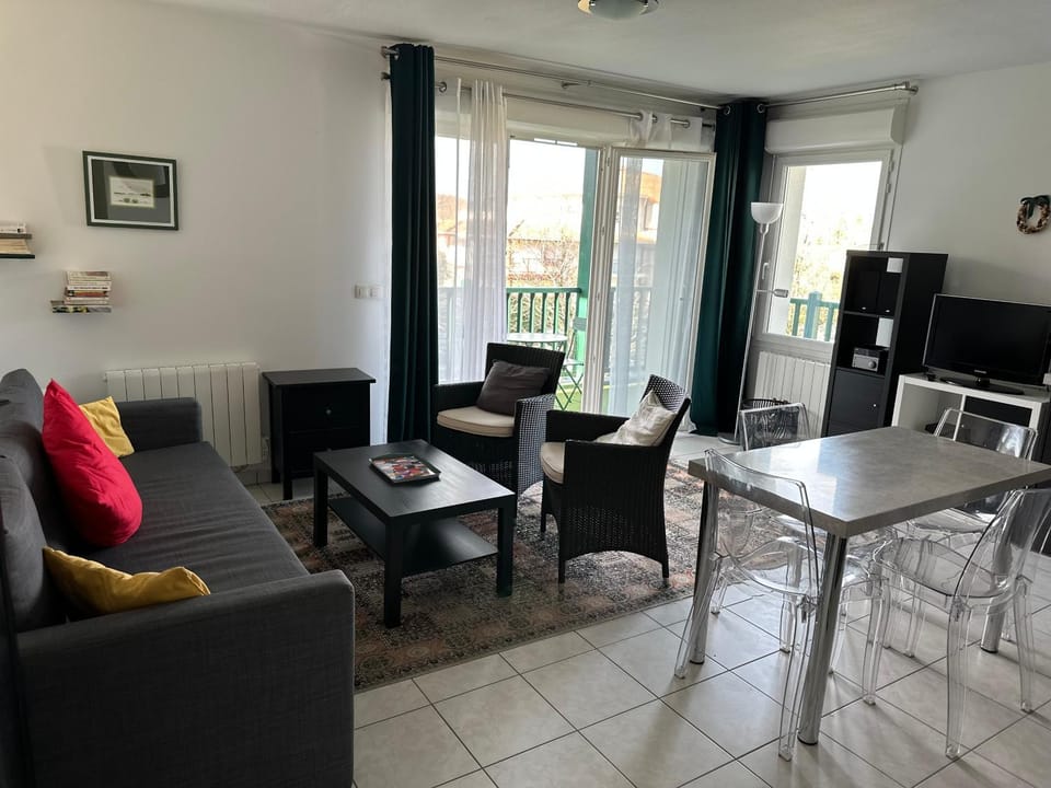 Communal lounge/ TV room, TV and multimedia, Balcony/Terrace, Living room, Seating area