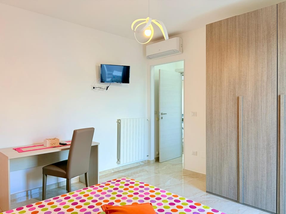 TV and multimedia, Bedroom, air conditioner