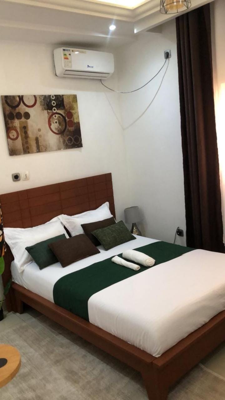 Bed, Bedroom, air conditioner