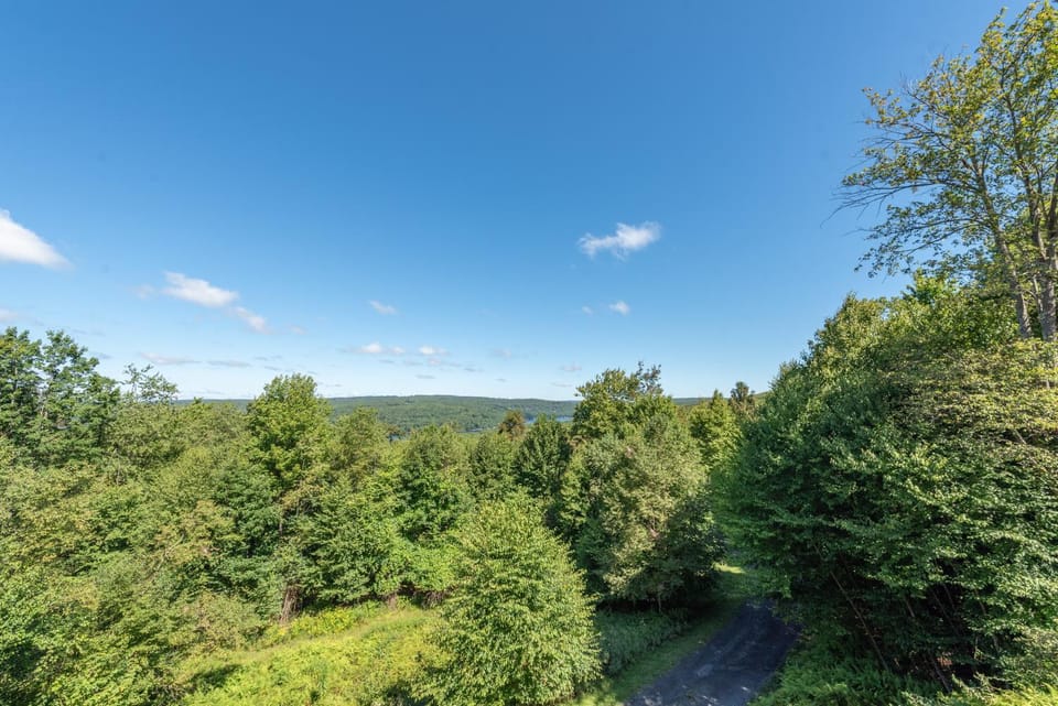 Slip Away Lodge House in Deep Creek Lake
