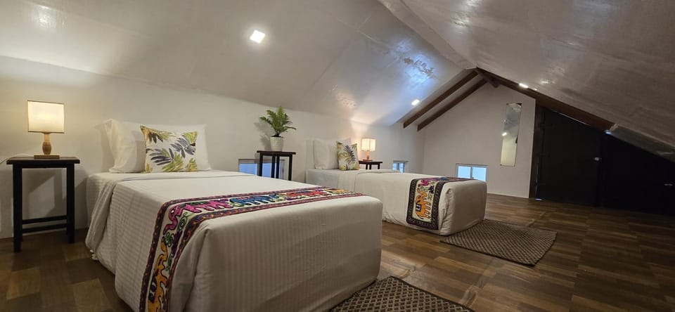 TV and multimedia, Photo of the whole room, Bedroom