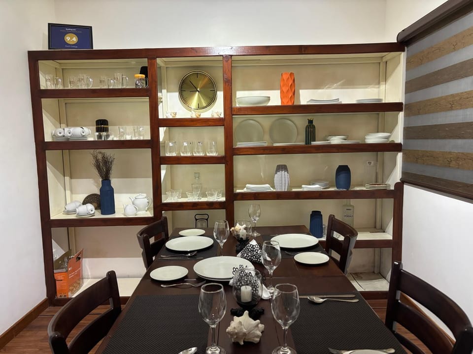 Restaurant/places to eat, Dining area