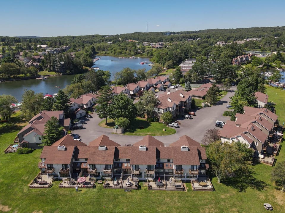 Ski Harbor #21 House in McHenry