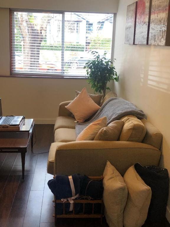 Quiet-comfy 3 bedroom house on a tree lined street in Kitsilano House in Vancouver