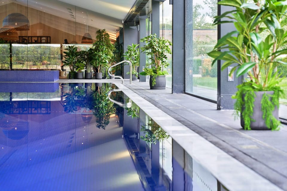 Swimming pool, Swimming pool
