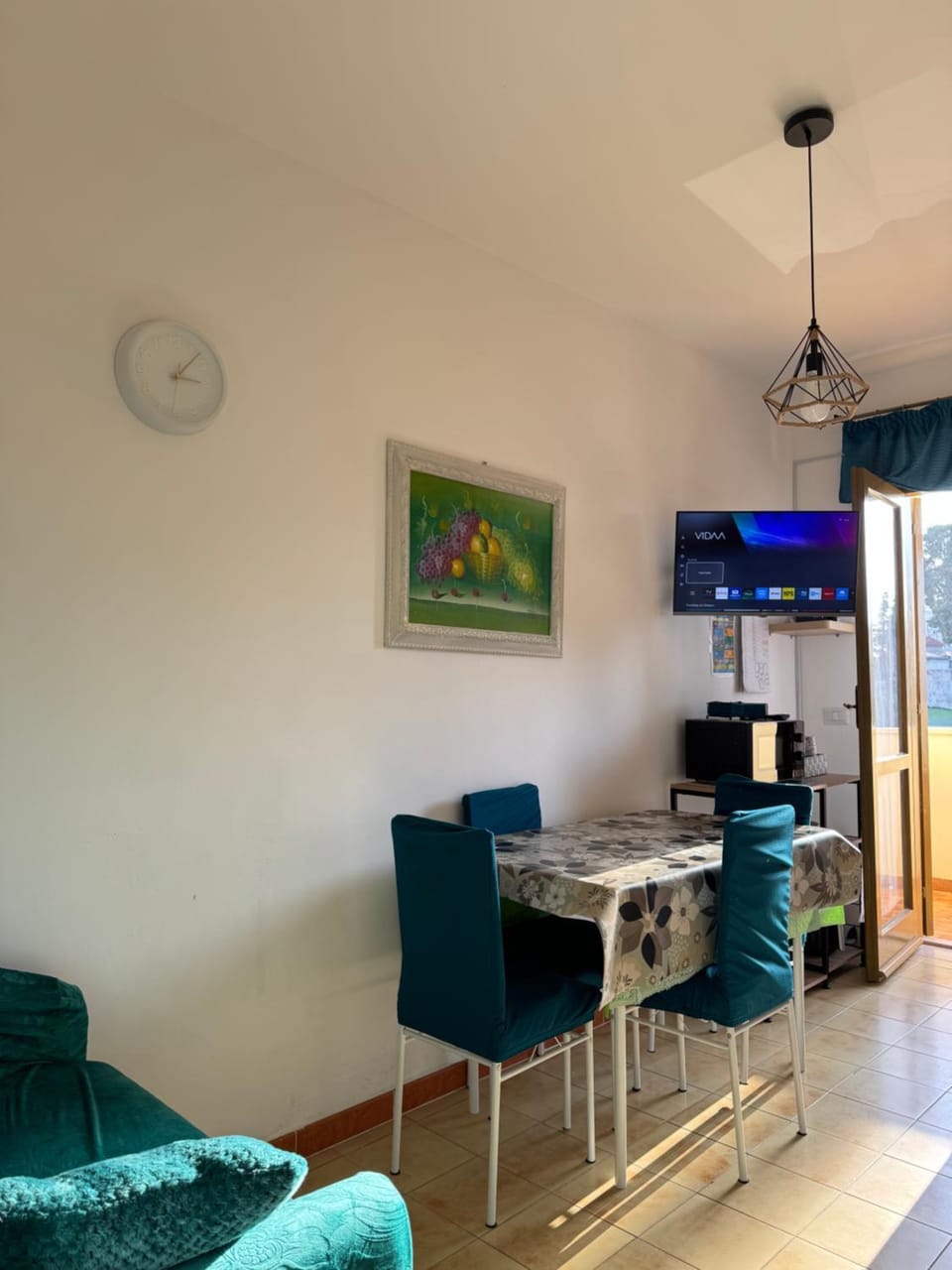 TV and multimedia, Dining area