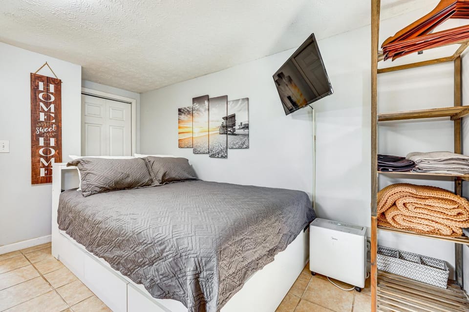 3 Mi to Downtown! Cute Jax Studio Stay Apartment in Jacksonville