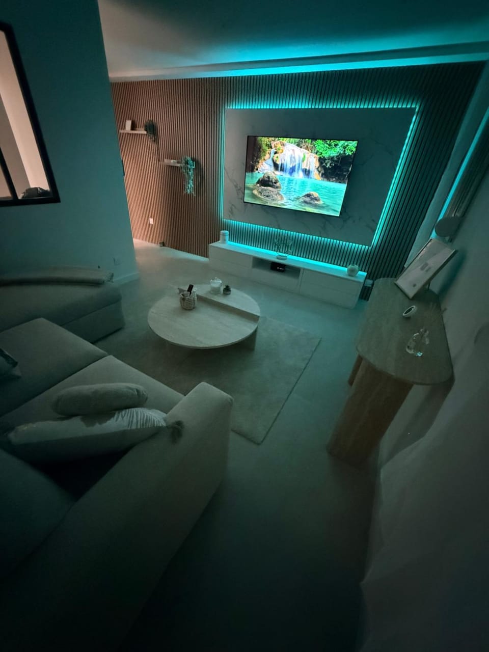 TV and multimedia, Living room, Seating area