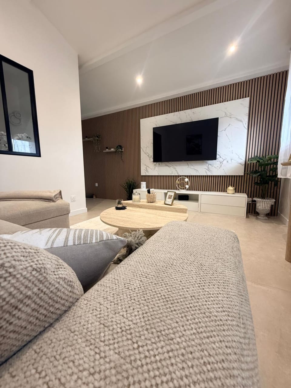 TV and multimedia, Living room