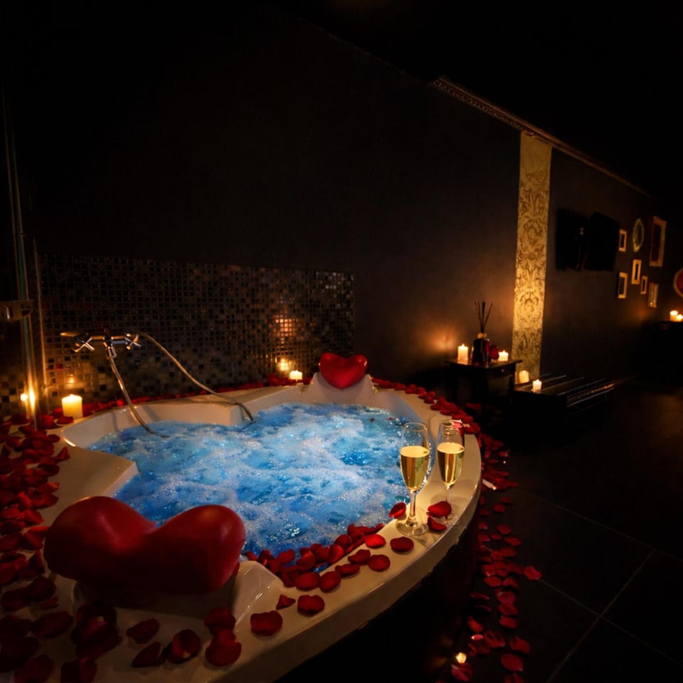 Love room avec balnéo et ambiance romantique Apartment in Saint-Étienne