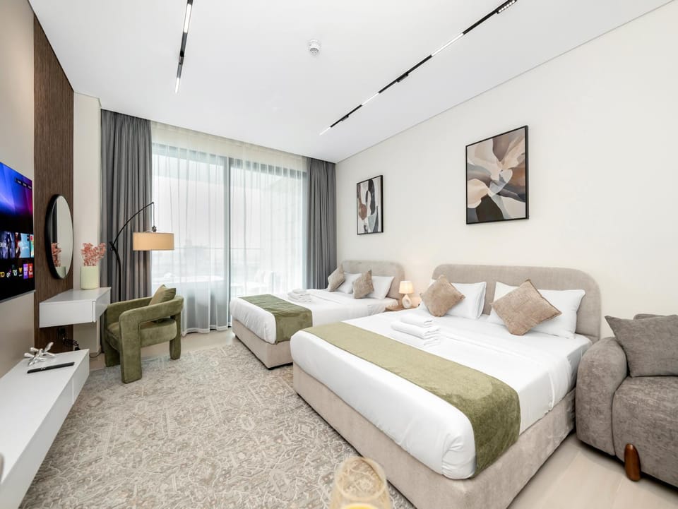 Bed, Seating area