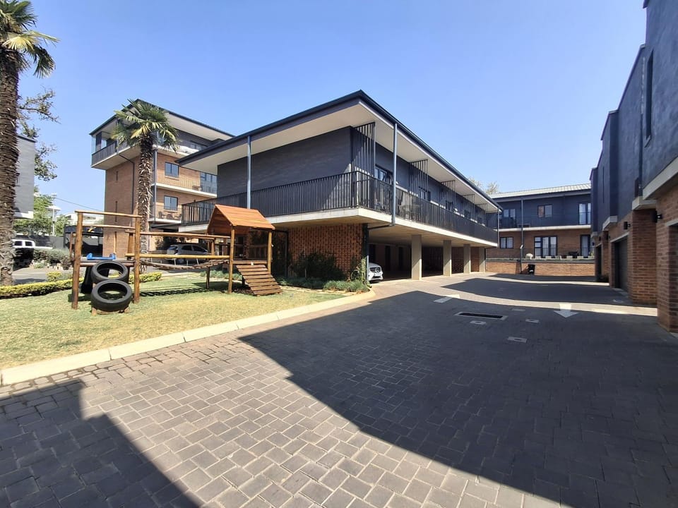 Property building, Neighbourhood