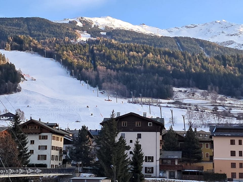 Balcony/Terrace, Mountain view