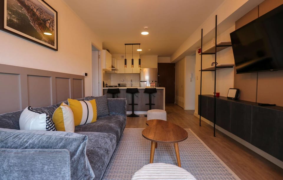 San Martin Living 2BR with Balcony in Miraflores Apartment in Miraflores