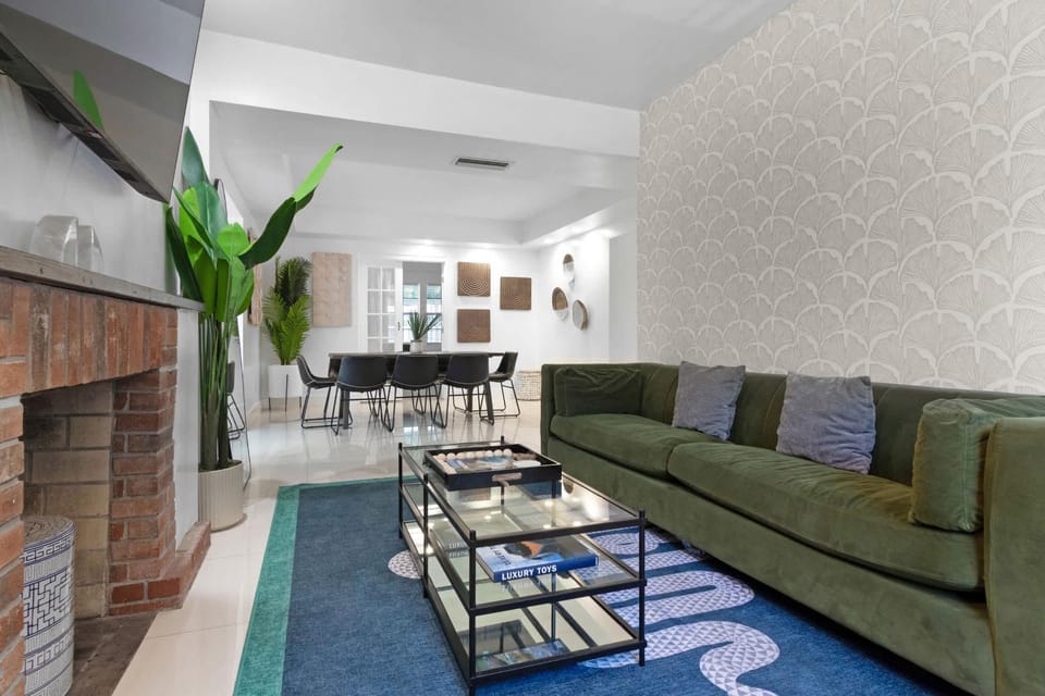 7BD Downtown Oasis - Pool - 10 Mins to South Beach House in Miami