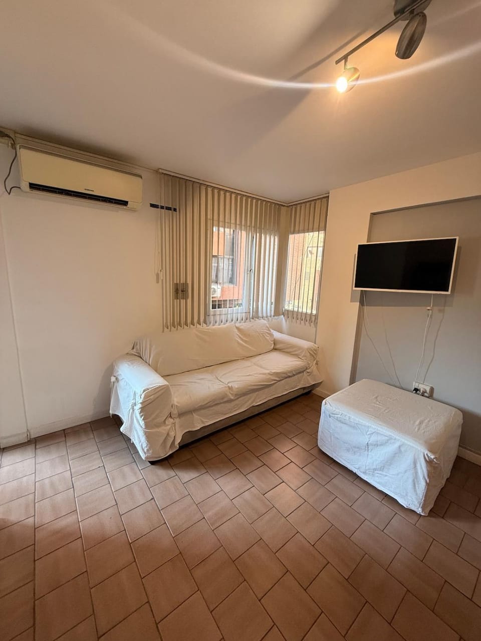 TV and multimedia, Living room, air conditioner