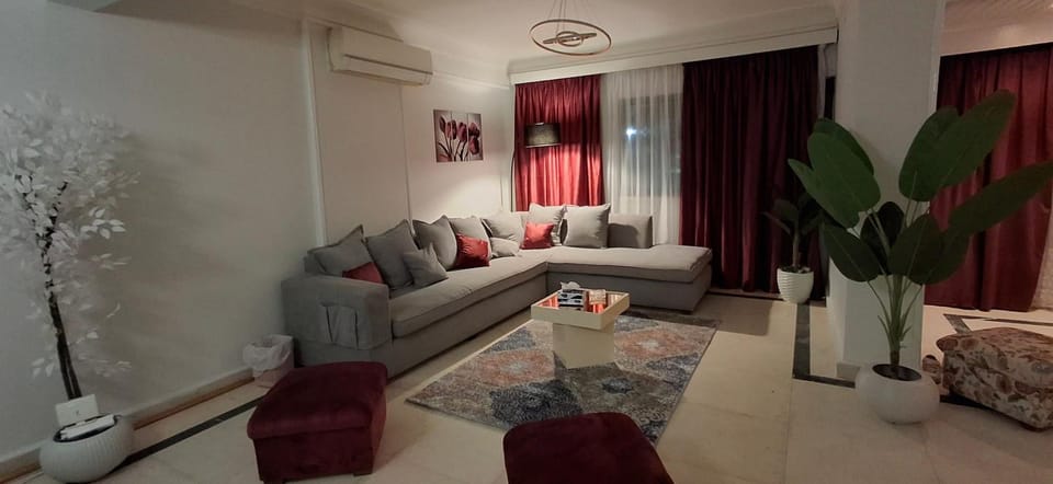 Living room, Photo of the whole room, Seating area, air conditioner