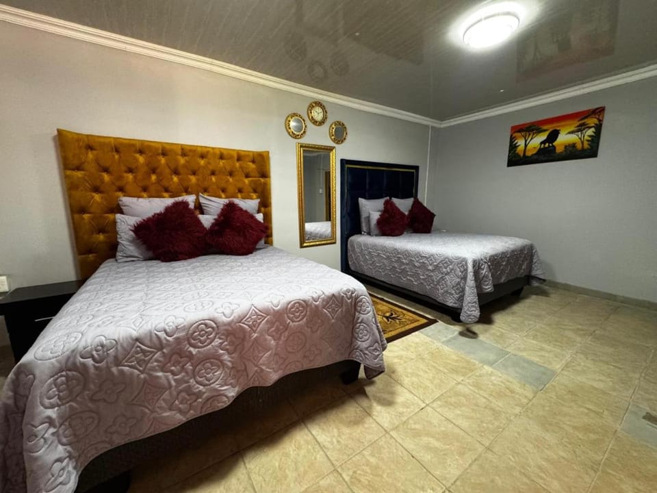 Bed, TV and multimedia, Bedroom