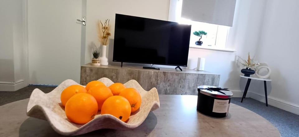 Prime Town Centre-Location-Station-WiFi-Parking Apartment in Luton