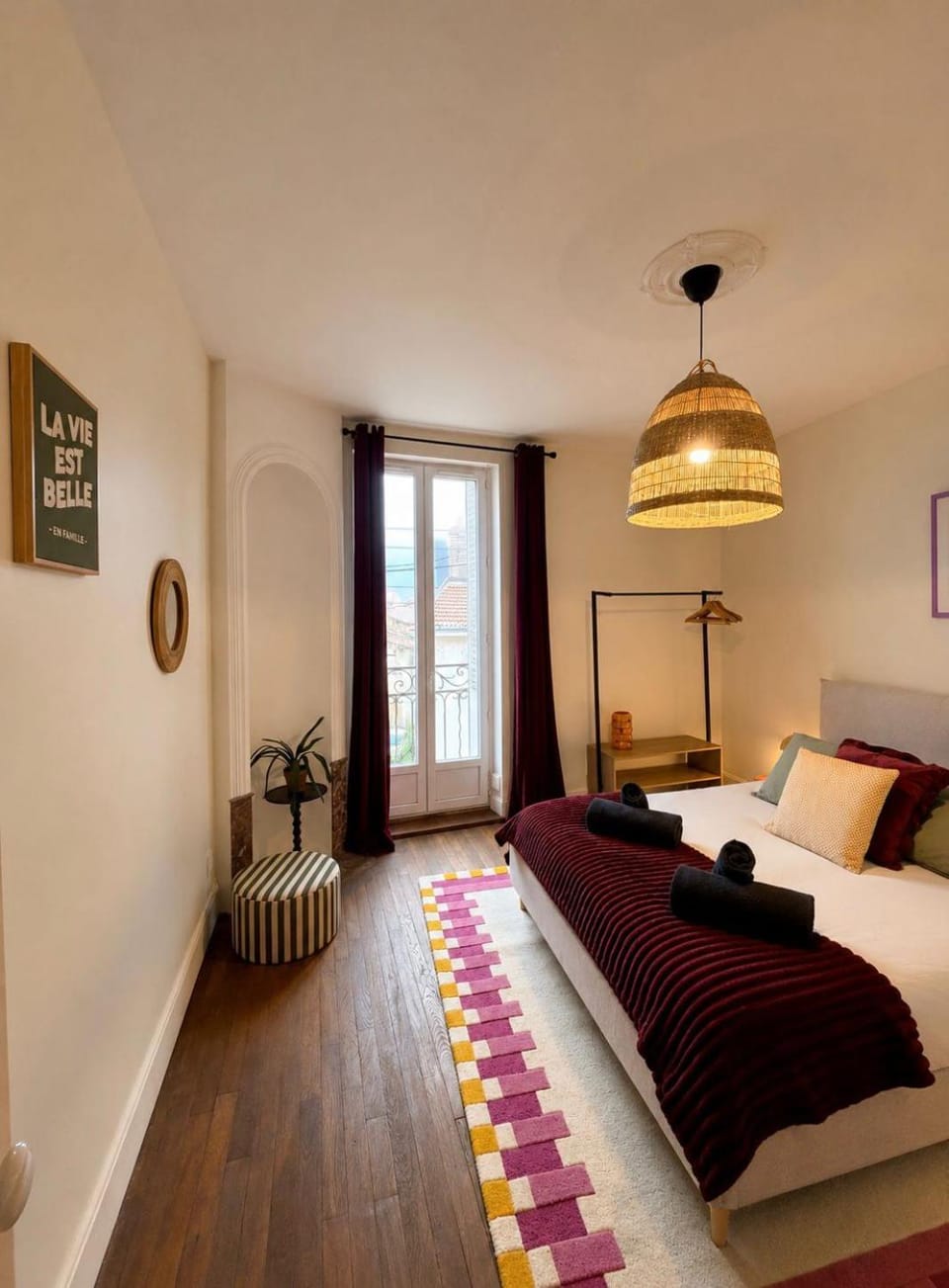 Bedroom, heating, storage, towels