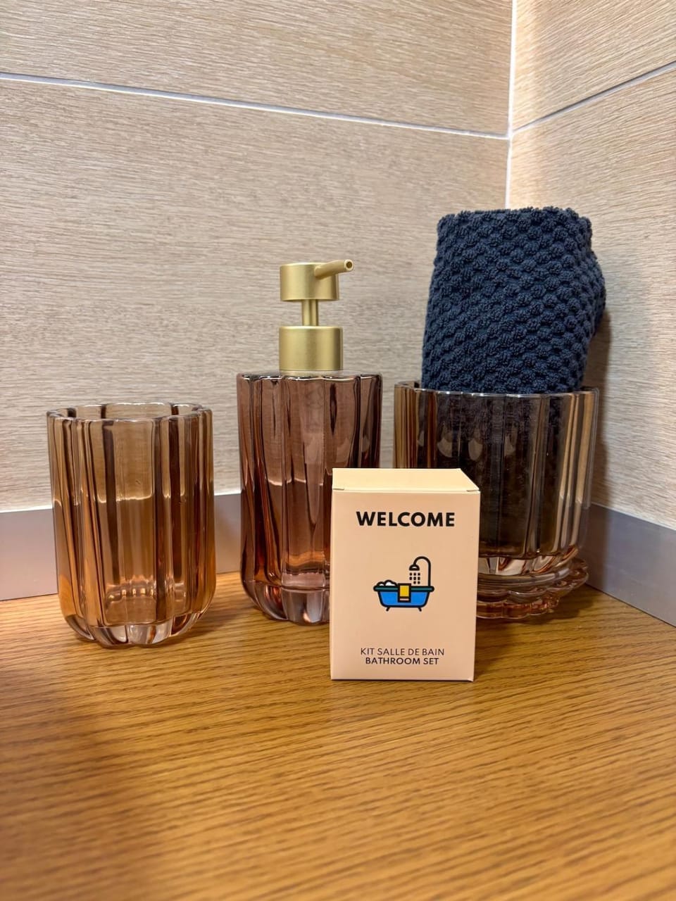Bathroom, towels