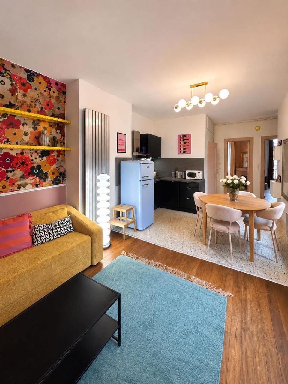 Shower, Toilet, Bed, Bathroom, TV and multimedia, Coffee/tea facilities, Living room, Seating area, Bedroom, flat iron, heating, microwave, oven, pet friendly, stove, towels, kitchen