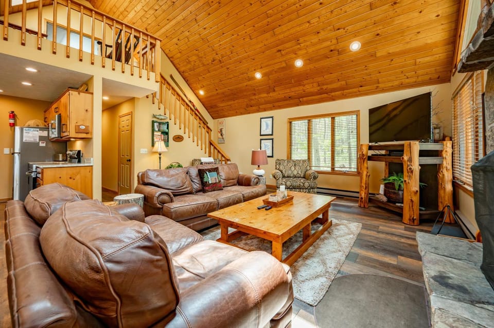 Hemlock Chalet House in Deep Creek Lake
