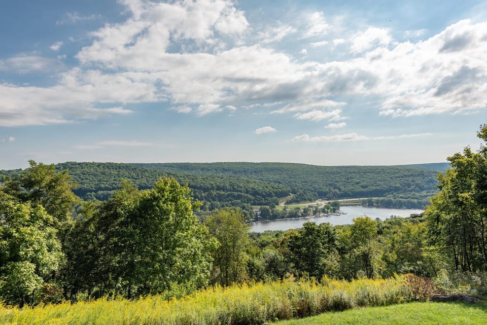 Highlands Hideaway House in McHenry