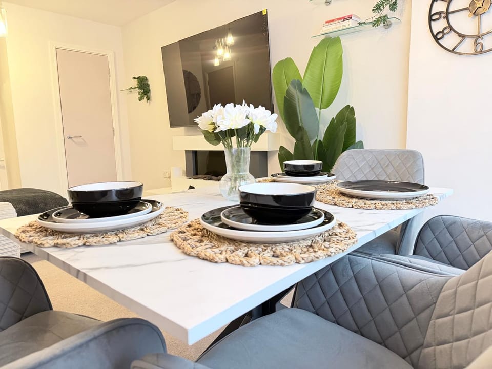 Luxury 2 Bedroom Duplex near O2 Arena, ExCeL Centre & Canary Wharf Apartment in London