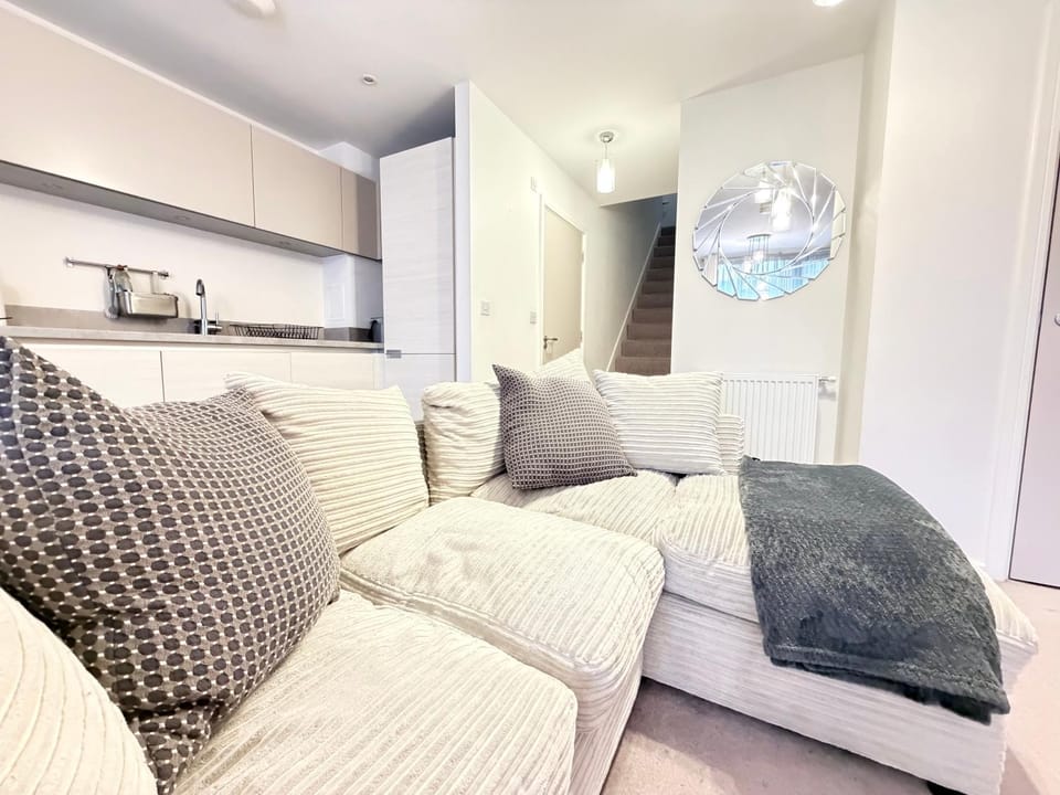 Luxury 2 Bedroom Duplex near O2 Arena, ExCeL Centre & Canary Wharf Apartment in London
