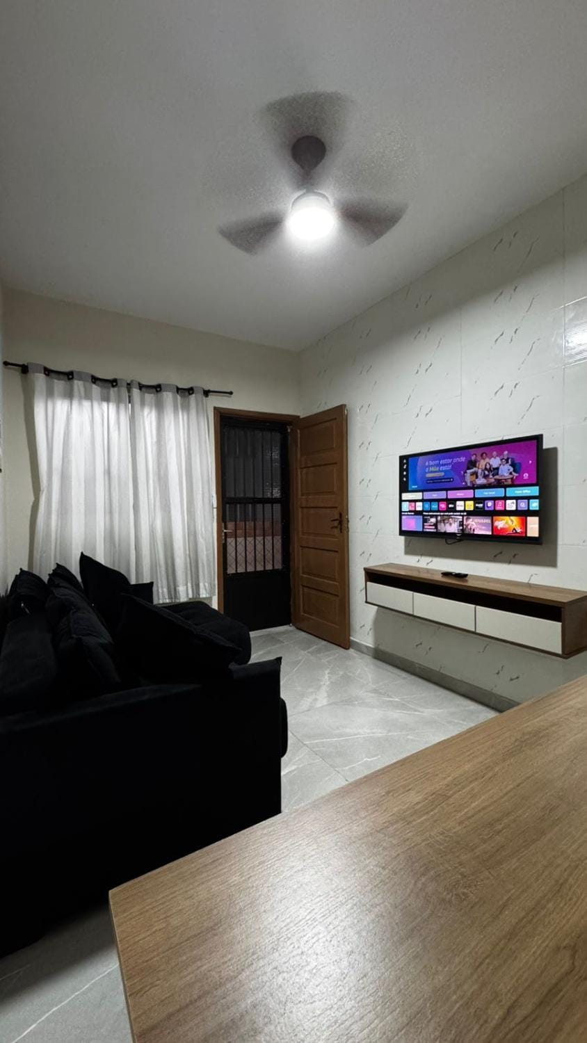 Apt Boqueirão 2min da praia com garagem e wifi Apartment in State of São Paulo