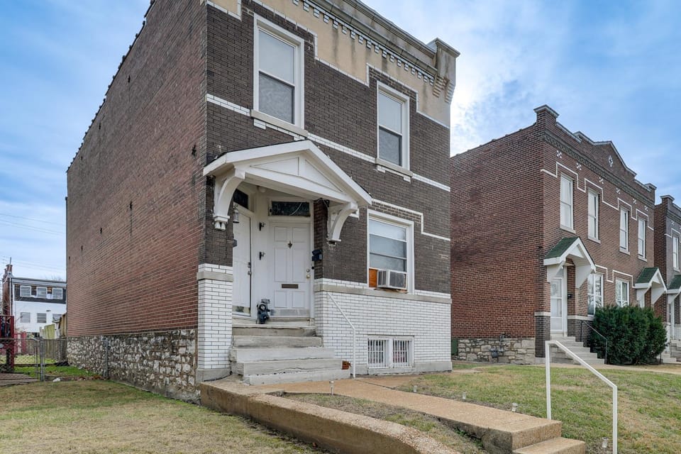 Walk to Carondelet Park: Quiet Couple's Getaway Apartment in Saint Louis